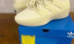 阿迪新鞋爆料视频,揭秘视频带你抢先体验